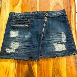 NWOT Women’s Caos Denim Concepts Distressed Dark Blue Jean Skirt Size 38
